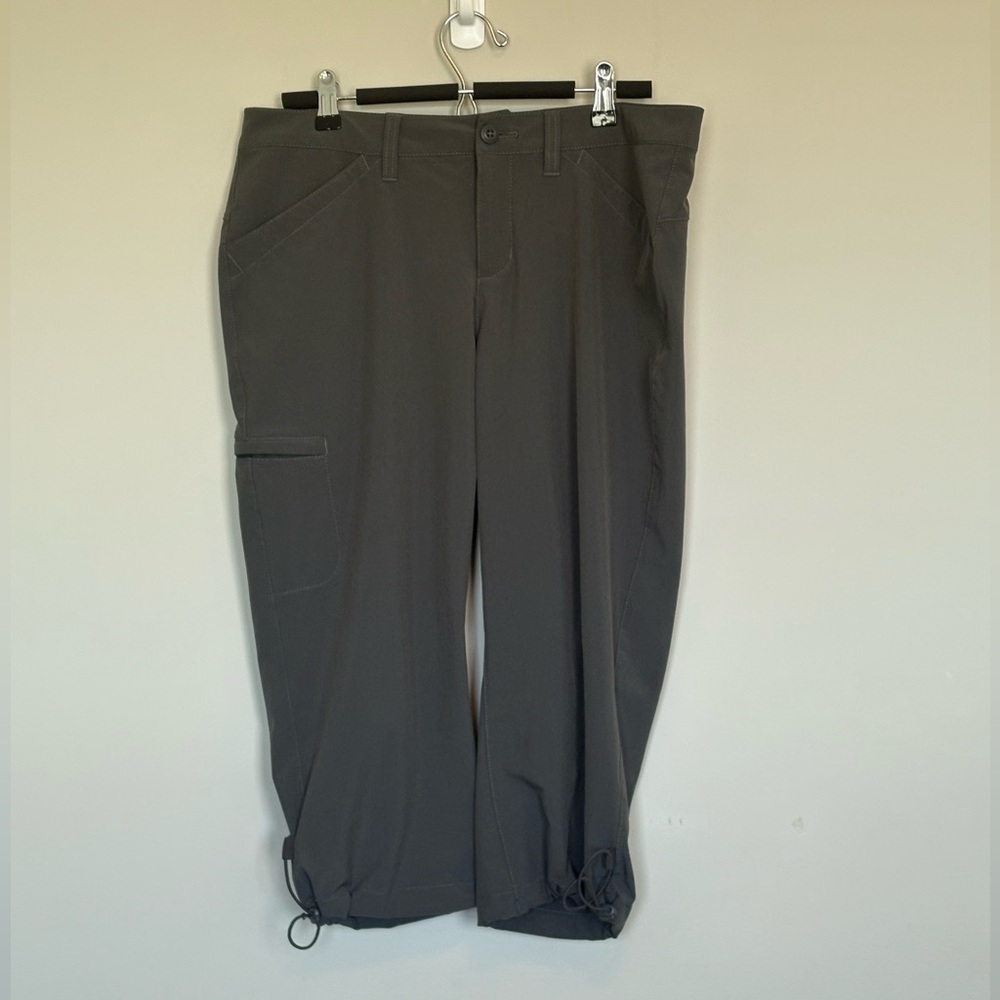 Eddie Bauer cropped workout pants. Ladies size 10